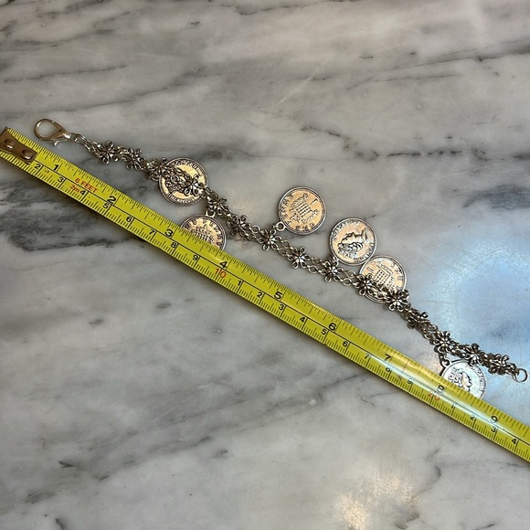 Silver finish Queen One Penny ankle bracelet - Picture 6 of 6